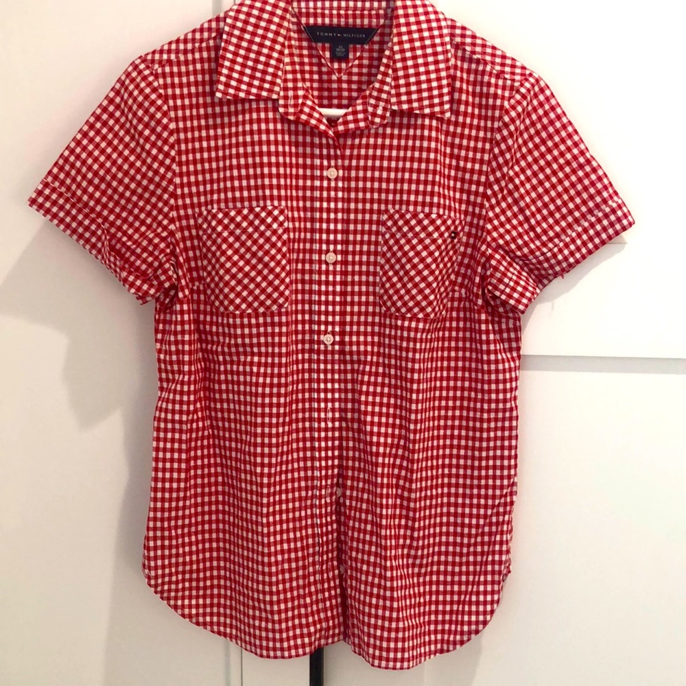 Women’s short sleeve button down picnic ready!